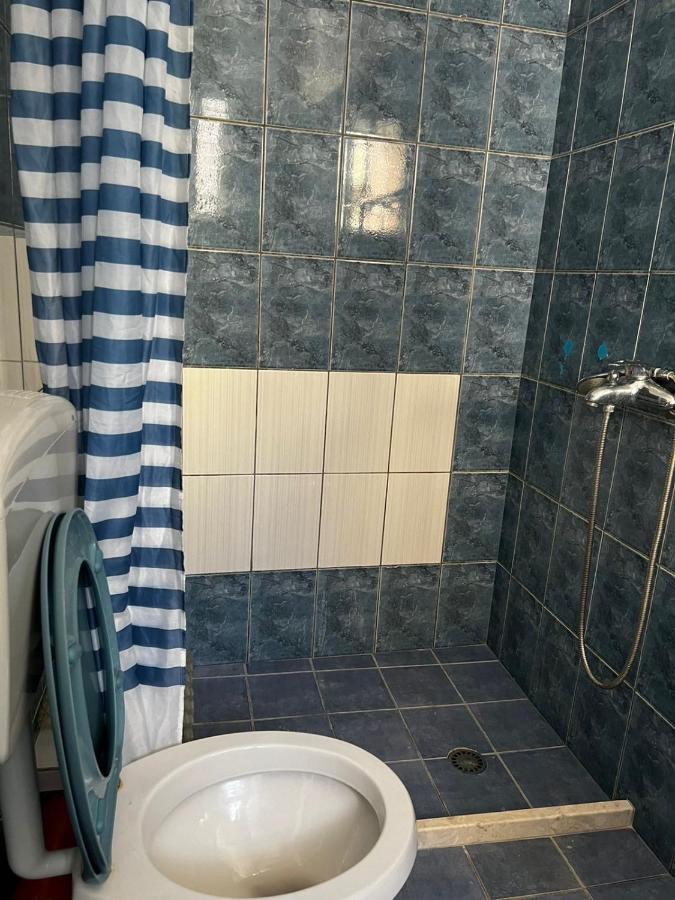 Nona'S Rooms Himare Esterno foto