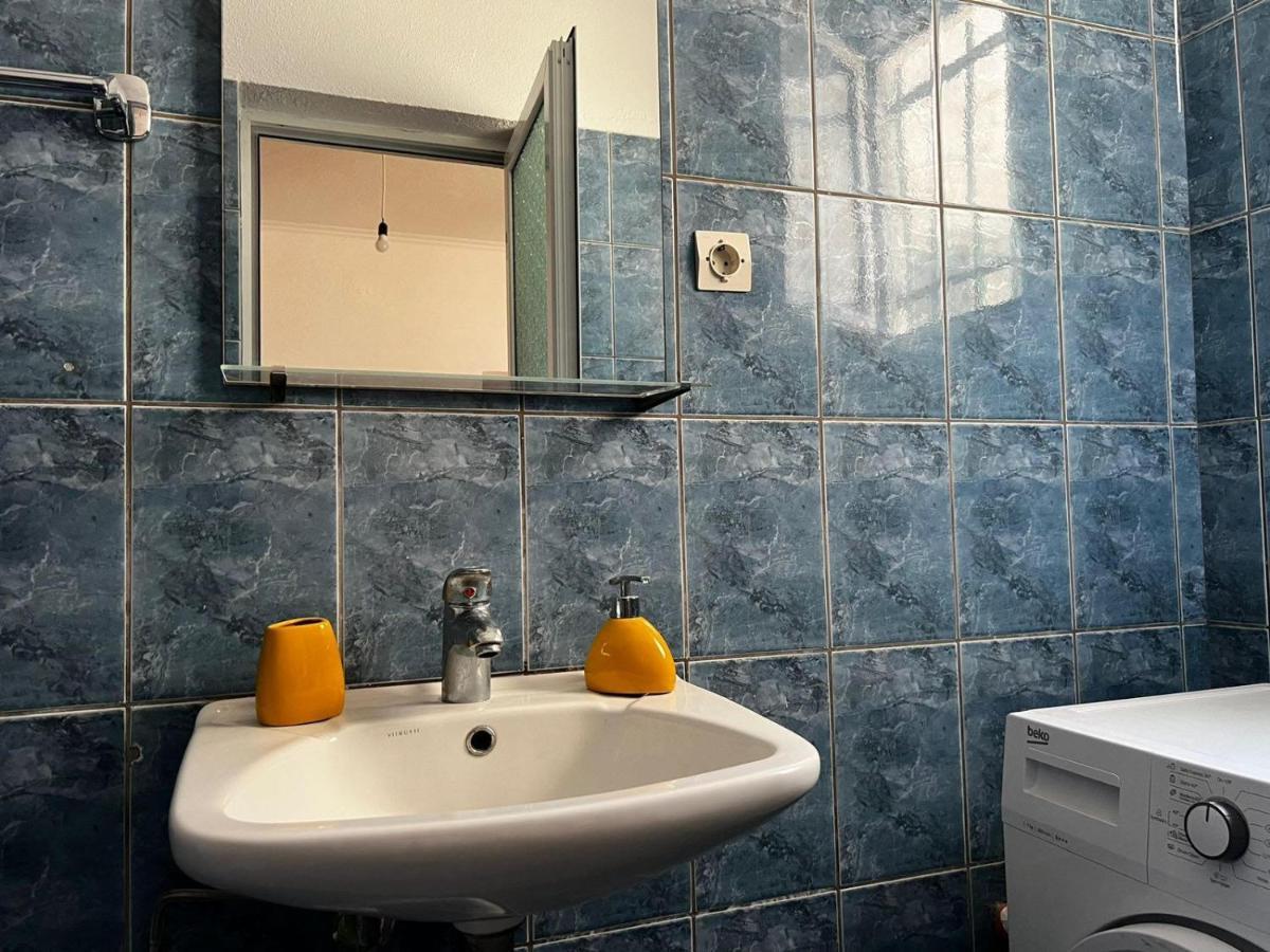 Nona'S Rooms Himare Esterno foto