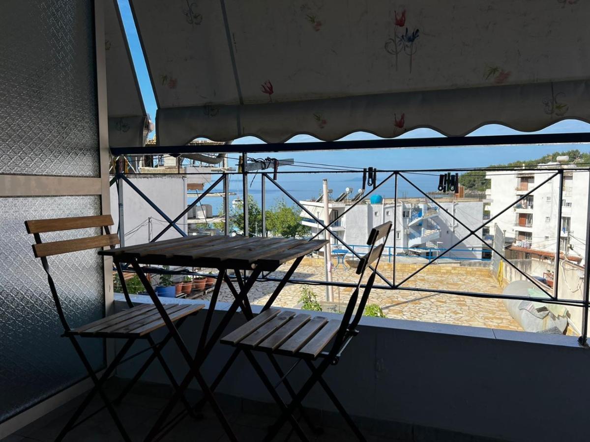 Nona'S Rooms Himare Esterno foto