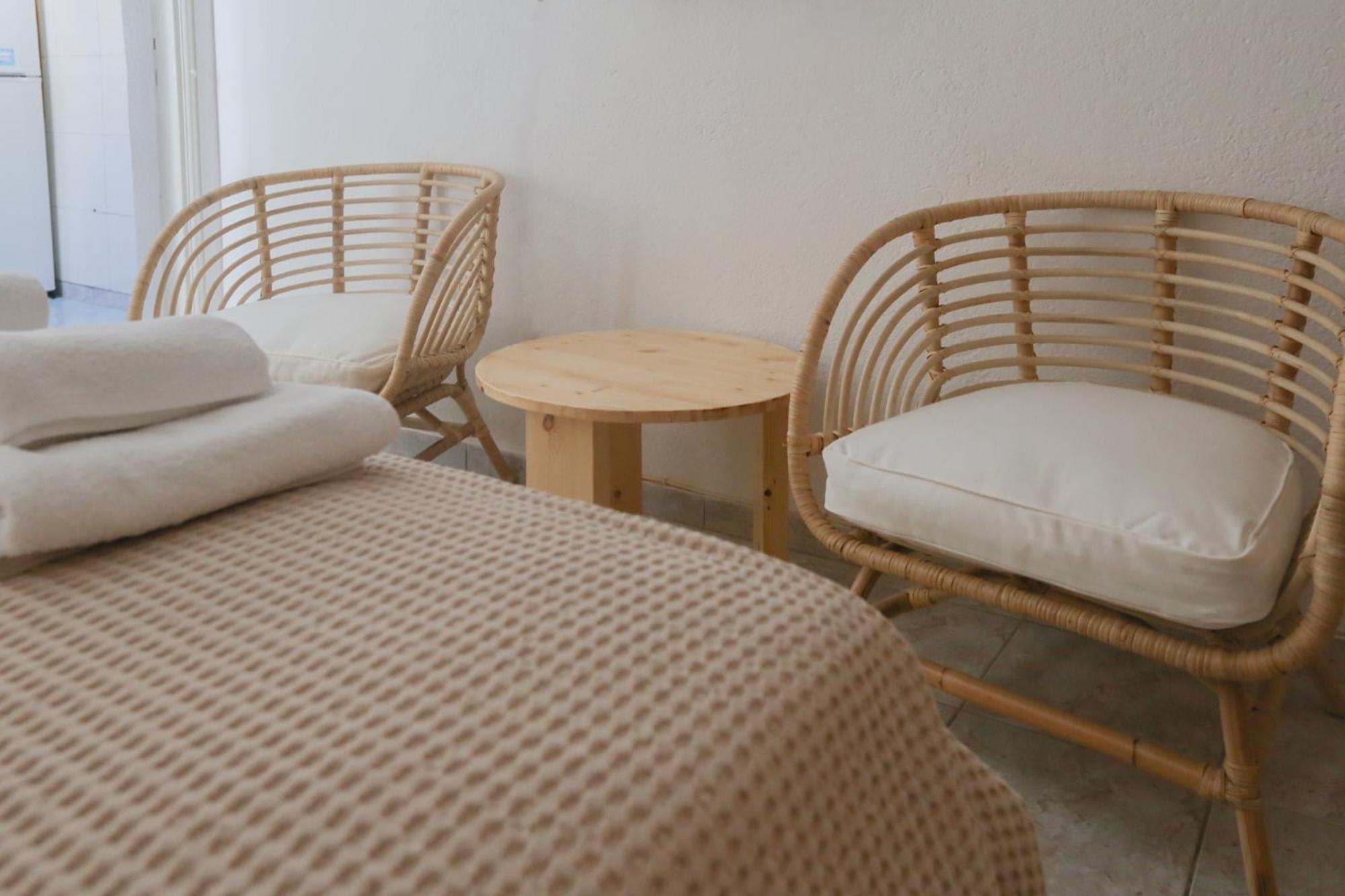Nona'S Rooms Himare Esterno foto