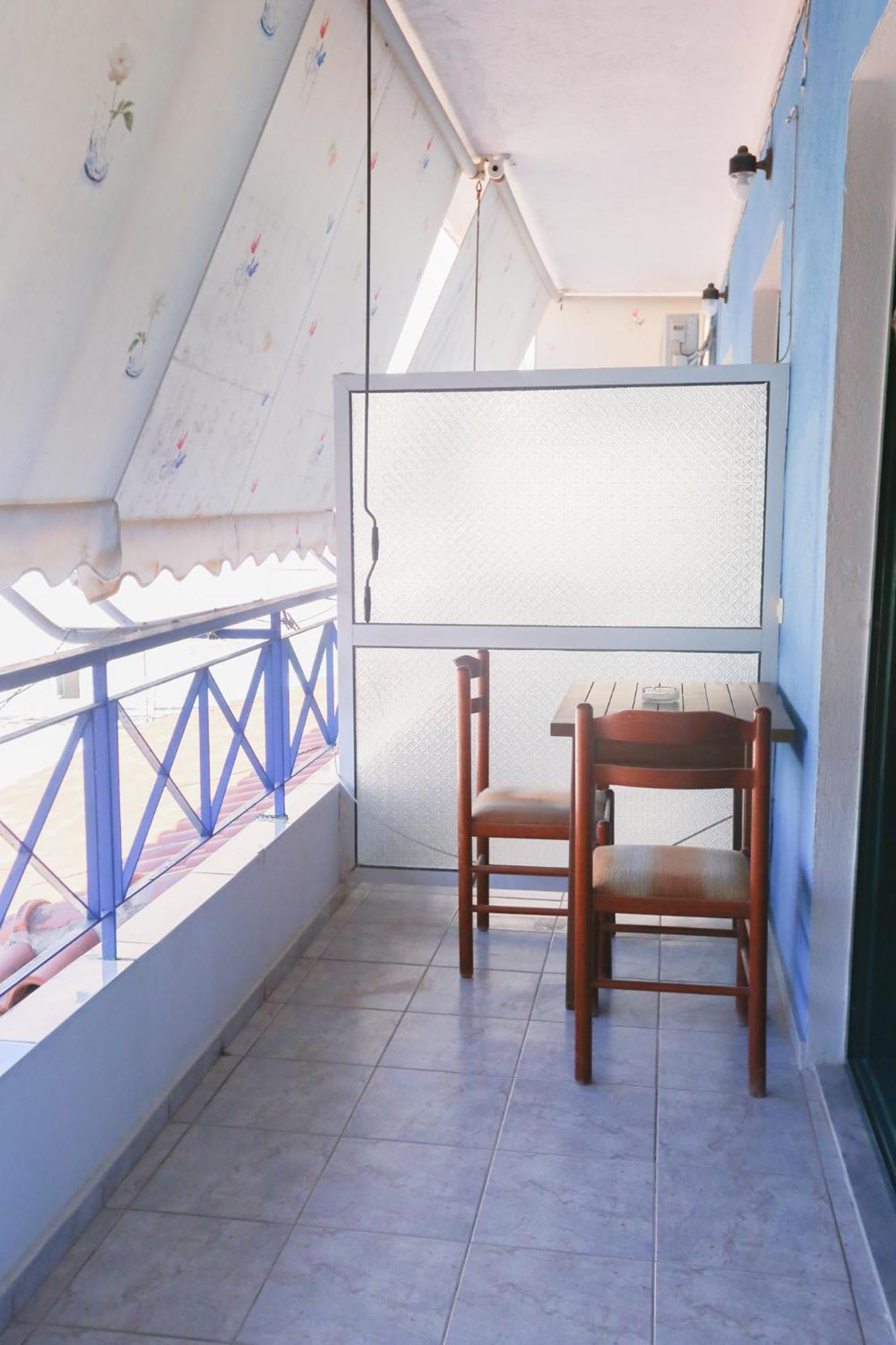 Nona'S Rooms Himare Esterno foto