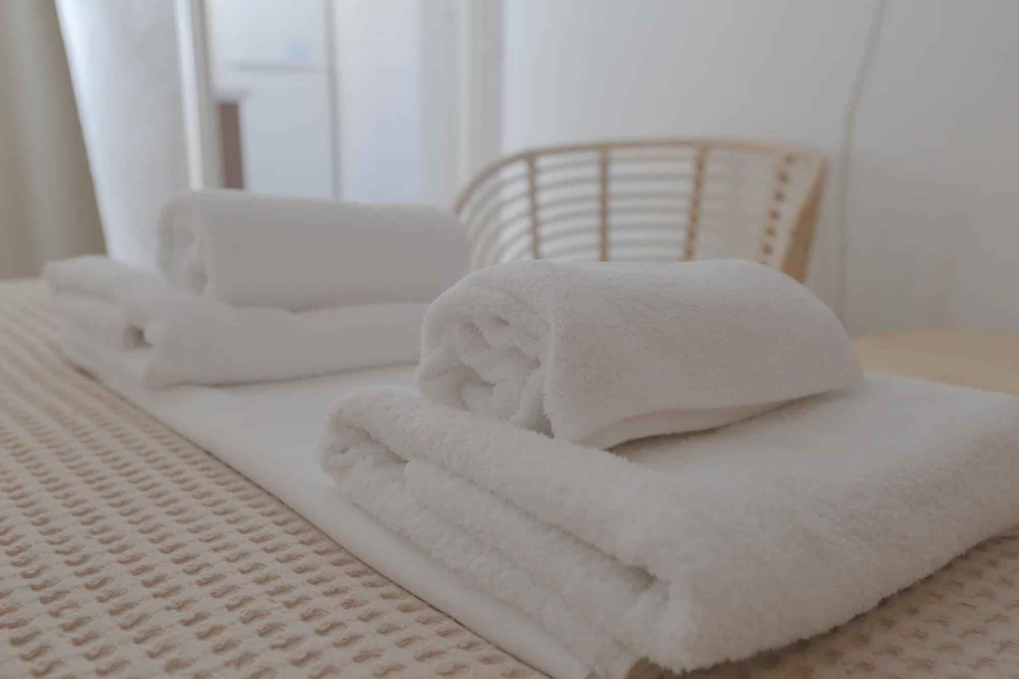 Nona'S Rooms Himare Esterno foto